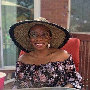 Meet your Posher, Candice